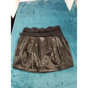 Flore Womens Black Short Pleated Skirt Lace Detail around waist Sz 8 (M) Ladies